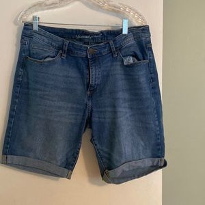 Universal Thread Jean Shorts size 16